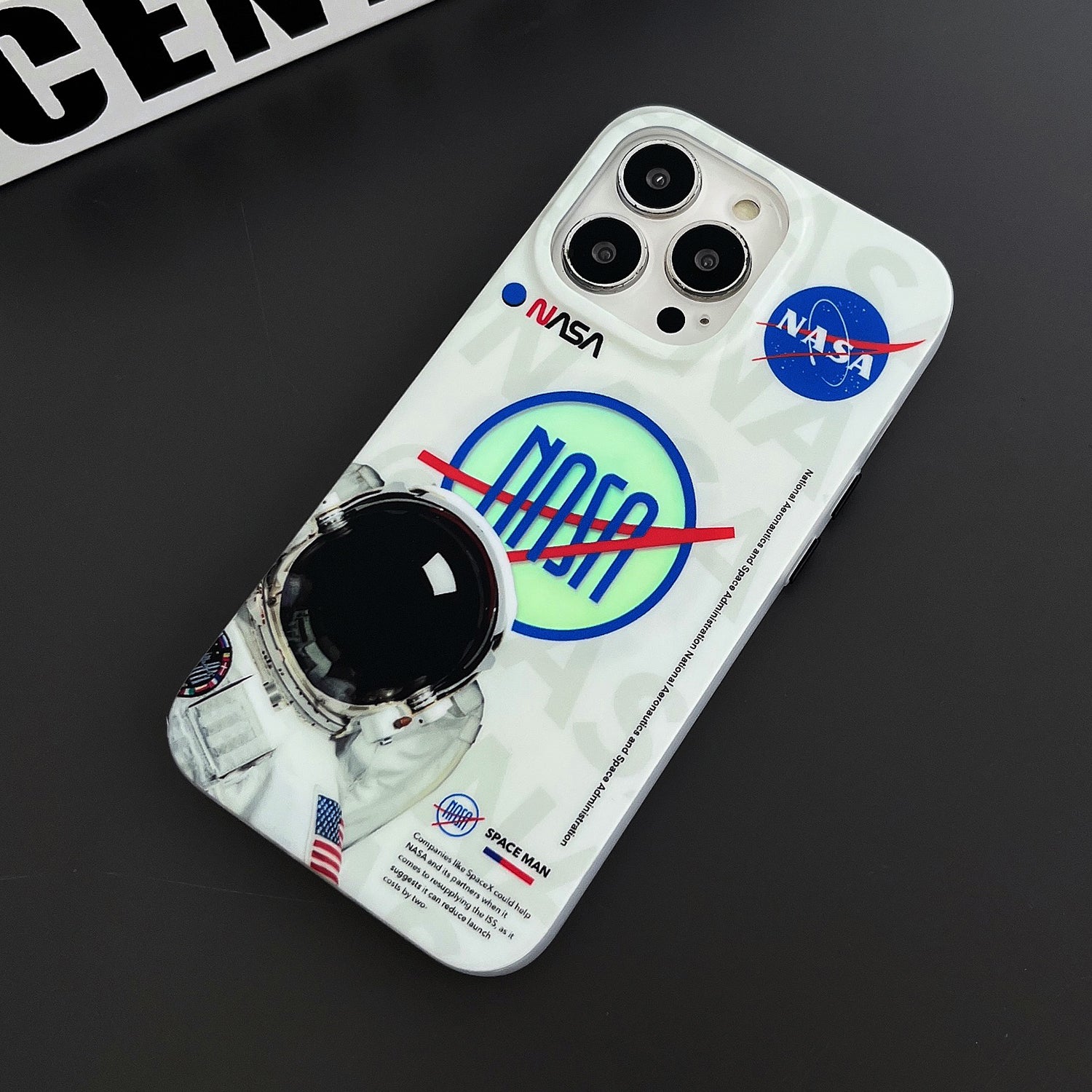 Uniqkart for iPhone 13 Pro PC+TPU Cover Astronaut Pattern Printing Phone Case Compatible with MagSafe - White Uniqkart for iPhone 13 Pro PC+TPU Cover Astronaut Pattern Printing Phone Case Compatible with MagSafe - White